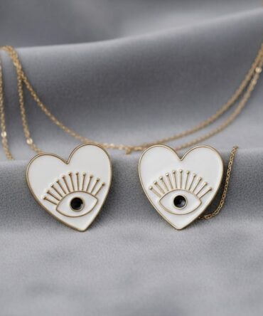 ARETES DE CORAZONES