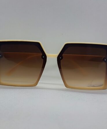 Lentes de Sol Cuadrados grandes en color crema